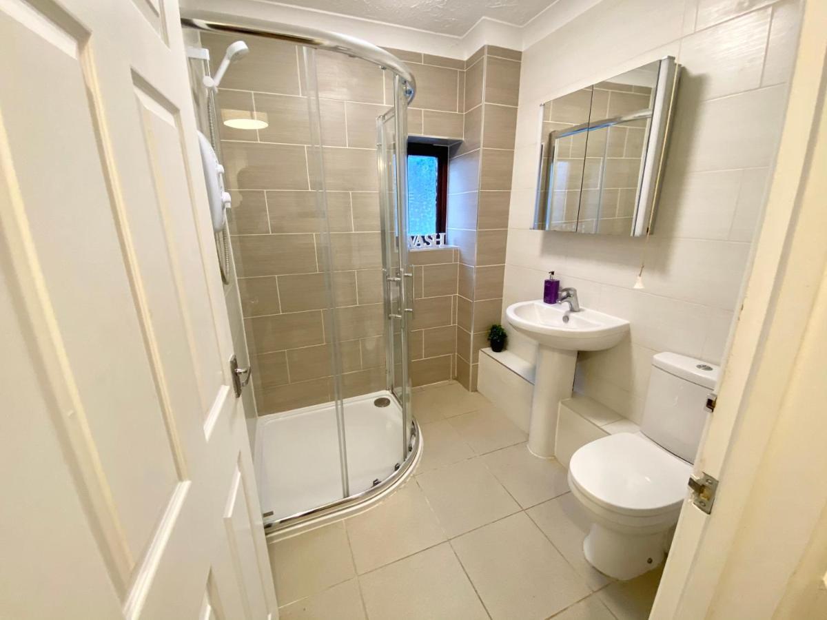Easyrest Spalding - 4 Beds & Free Parking - Central & Modern Open Plan Apartment - Convenient Location Esterno foto