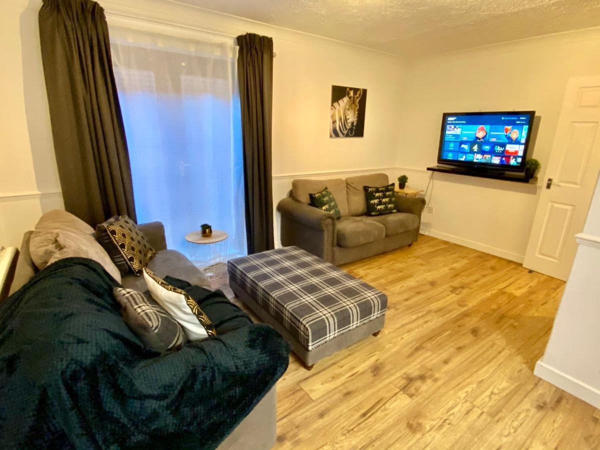 Easyrest Spalding - 4 Beds & Free Parking - Central & Modern Open Plan Apartment - Convenient Location Esterno foto