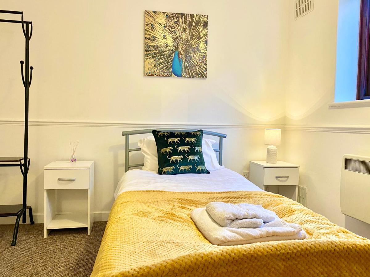 Easyrest Spalding - 4 Beds & Free Parking - Central & Modern Open Plan Apartment - Convenient Location Esterno foto