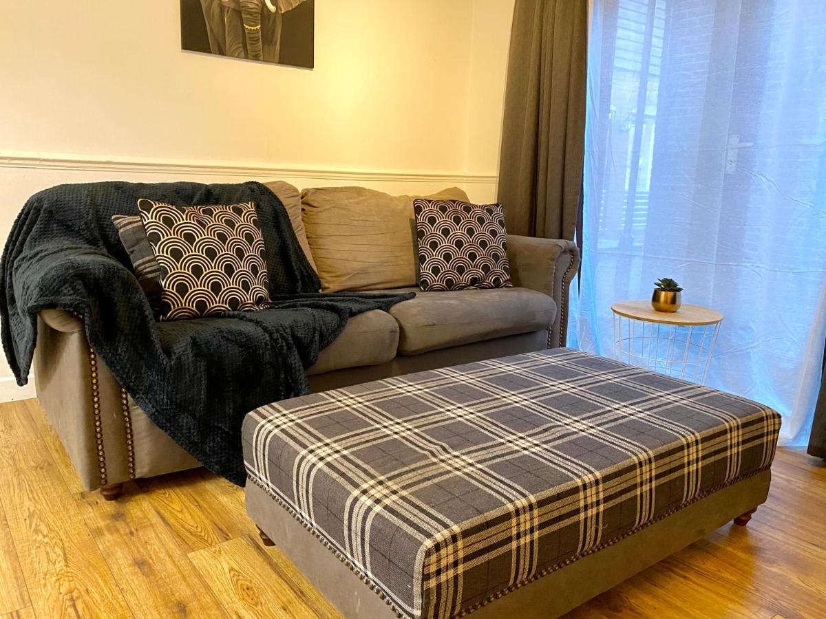 Easyrest Spalding - 4 Beds & Free Parking - Central & Modern Open Plan Apartment - Convenient Location Esterno foto